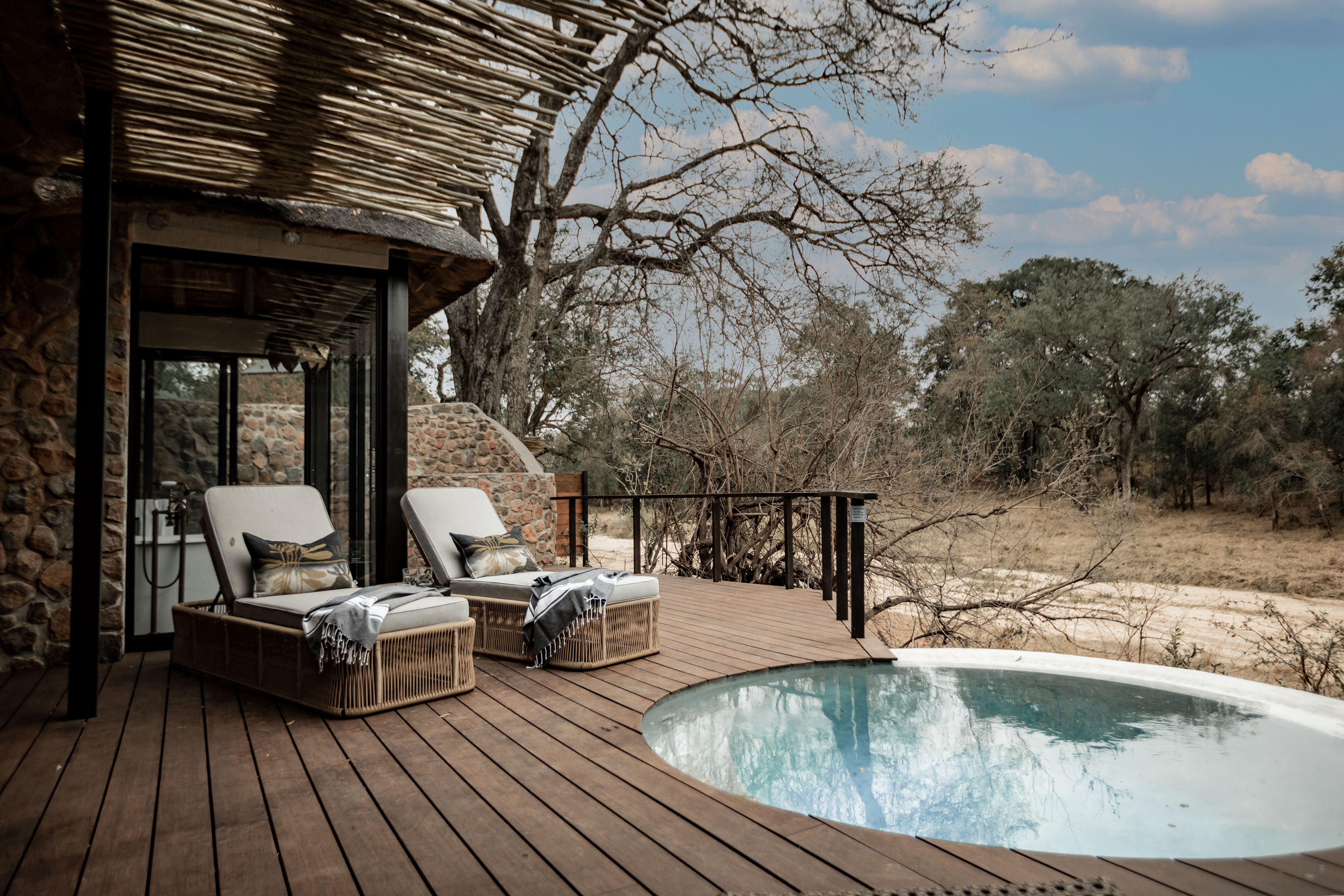 Dulini Moya thumbnail 9